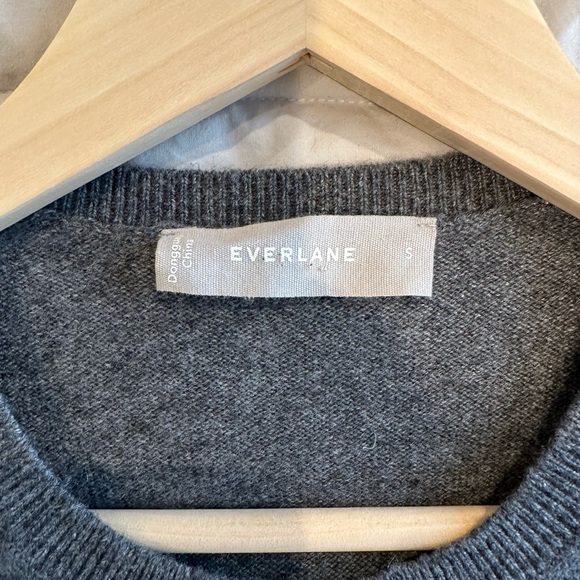EVERLANE cashmere crewneck sweater, size Small - Picture 3 of 4